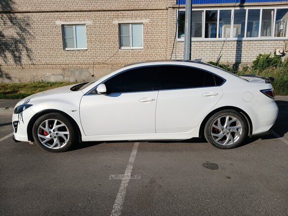 2010 Mazda 6 II (GH) Рестайлинг, белый, 700000 рублей - вид 7
