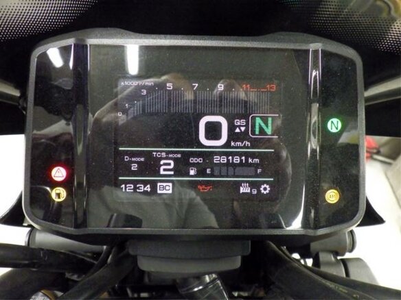 2023 Yamaha MT-09 (FZ-09), серебристый, 932000 рублей - вид 7