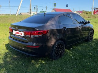2015 Kia Rio III Рестайлинг, коричневый, 900000 рублей, вид 5