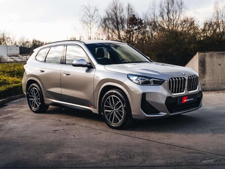 2023 BMW X1 18i sDrive III (U11/U12), серебристый, 4055000 рублей, вид 1