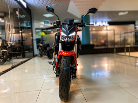 2026 QJMotor SRK 400, оранжевый, 499000 рублей, вид 3