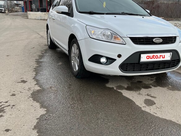 2010 Ford Focus II Рестайлинг, белый, 420000 рублей - вид 3