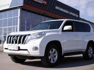 2015 Toyota Land Cruiser Prado 6-speed 150 Series Рестайлинг 1, белый, 3296800 рублей, вид 1