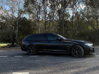 2019 BMW 5 серии 530i VII (G30/G31/G38), чёрный, 3100000 рублей, вид 4