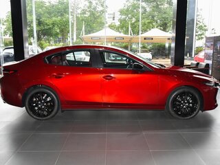 2025 Mazda 3 Axela IV (BP), красный, 3600000 рублей, вид 5