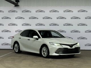2021 Toyota Camry VIII (XV70), белый, 2999000 рублей, вид 2
