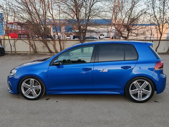 2012 Volkswagen Golf R VI, синий, 2300000 рублей - вид 15