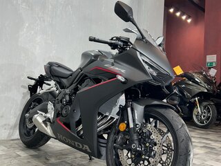 2025 Honda CBR 650R, чёрный, 1185000 рублей, вид 4