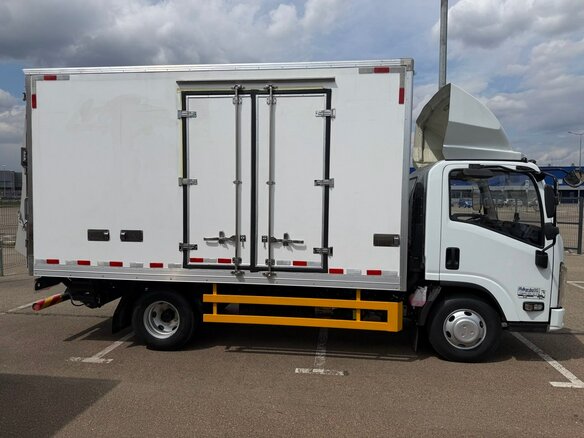 2026 Isuzu Elf (N-series), белый, 4800000 рублей - вид 5
