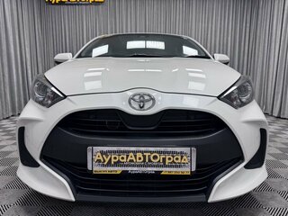 2020 Toyota Yaris IV, белый, 1400000 рублей, вид 5