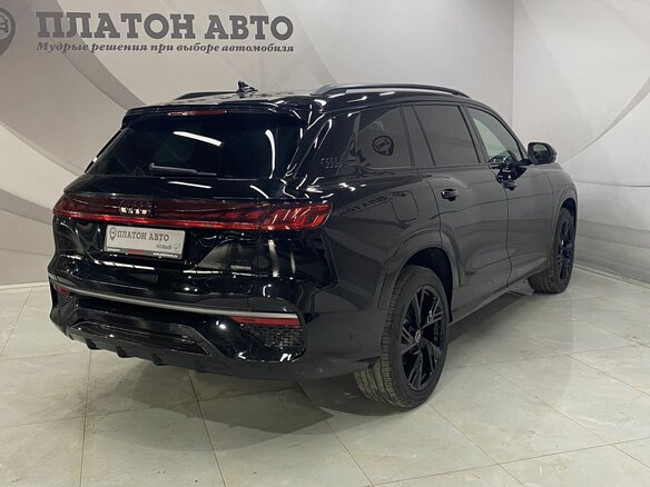 2026 Audi Q6 45 TFSI, чёрный, 8199000 рублей - вид 4
