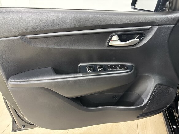 2019 Kia Rio X-Line IV, чёрный - вид 6