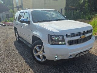 2013 Chevrolet Tahoe 6AT III, белый, 1730000 рублей, вид 2