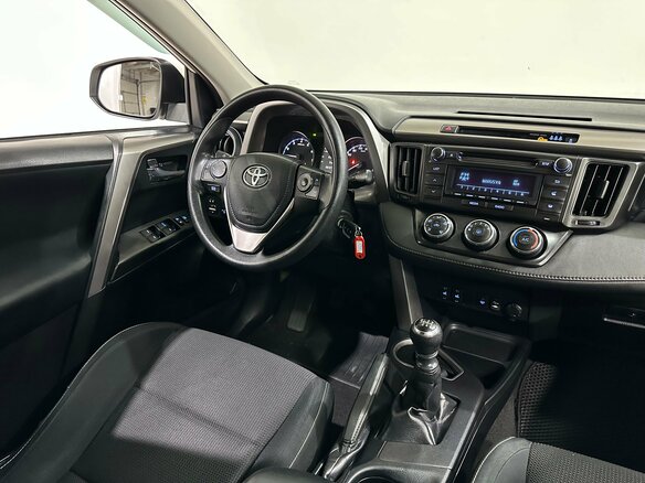 2015 Toyota RAV4 IV (XA40) Рестайлинг, белый, 1780000 рублей - вид 13