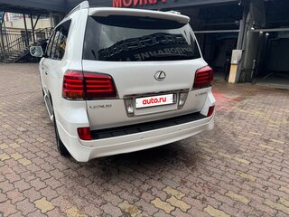 2011 Lexus LX 570 III, белый, 4200000 рублей, вид 3
