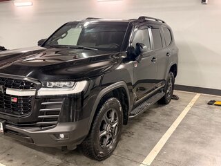 2021 Toyota Land Cruiser 300 Series, чёрный, 9300000 рублей, вид 1