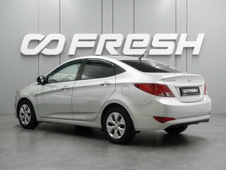 2016 Hyundai Solaris I Рестайлинг, серебристый, 910000 рублей, вид 2