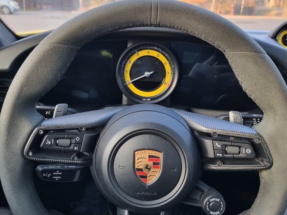2021 Porsche 911 Carrera 4S VIII (992), жёлтый, 17000000 рублей - вид 14