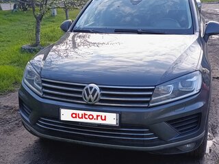 2015 Volkswagen Touareg II Рестайлинг, серый, 2500000 рублей, вид 2