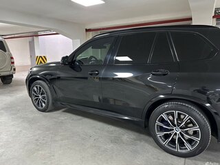 2019 BMW X5 30d IV (G05/G18), чёрный, 5250000 рублей, вид 3