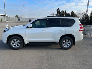 2015 Toyota Land Cruiser Prado 150 Series Рестайлинг 1, белый, 3500000 рублей, вид 4