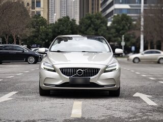 2016 Volvo V40 II Рестайлинг, бежевый, 1040000 рублей, вид 2