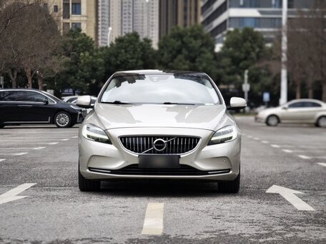 2016 Volvo V40 II Рестайлинг, бежевый, 1040000 рублей, вид 2