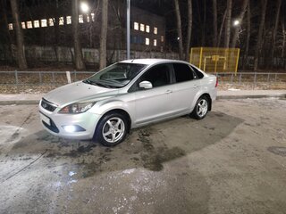 2008 Ford Focus II Рестайлинг, серебристый, 500000 рублей, вид 2