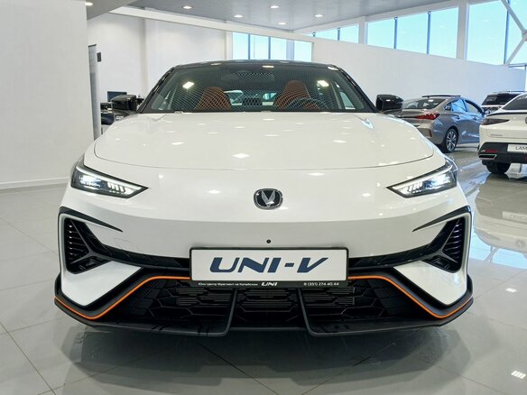 2026 Changan UNI-V I Рестайлинг 2, белый - вид 1