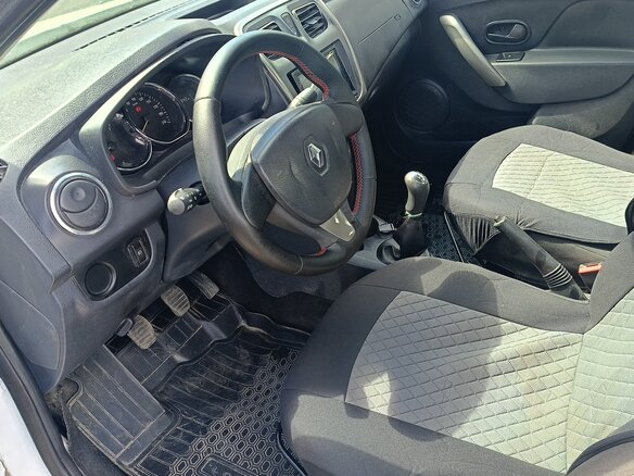 2018 Renault Logan II Рестайлинг, белый, 454700 рублей - вид 5