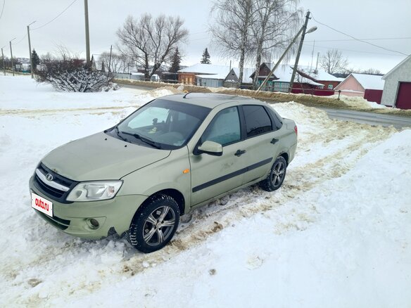 2013 Lada (ВАЗ) Granta I, зелёный, 400000 рублей