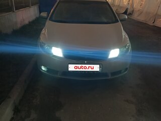 2012 Kia Cerato 6-speed II, серебристый, 690000 рублей, вид 2