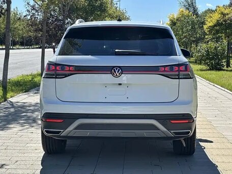 2022 Volkswagen Tayron I, белый, 2487007 рублей, вид 5