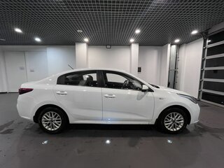 2018 Kia Rio IV, белый, 1380000 рублей, вид 2
