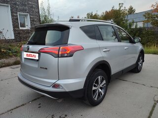 2015 Toyota RAV4 IV (XA40) Рестайлинг, серебристый, 2230000 рублей, вид 4