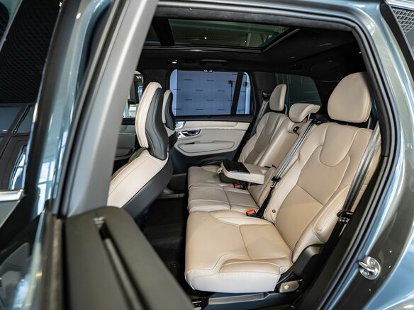2026 Volvo XC90 B5 II Рестайлинг 2, зелёный, 12420000 рублей - вид 15