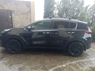 2021 Kia Sportage IV Рестайлинг, чёрный, 2750000 рублей, вид 4