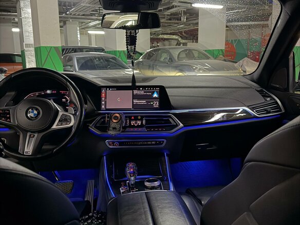 2020 BMW X5 40i IV (G05/G18), серый, 7350000 рублей - вид 4
