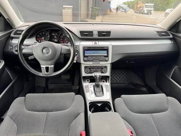 2010 Volkswagen Passat B6, чёрный - вид 9