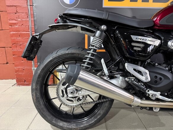 2024 Triumph Speed Twin, пурпурный, 1400000 рублей - вид 13
