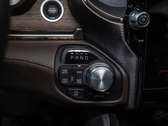 2026 Ram 1500 Crew Cab V Рестайлинг, чёрный - вид 33