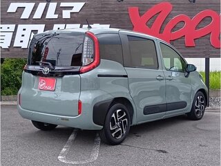2023 Toyota Sienta III, серый, 1300000 рублей, вид 5