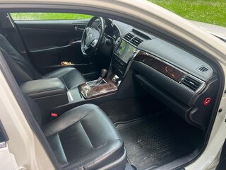 2018 Toyota Camry VII (XV50) Рестайлинг 2, белый, 2300000 рублей, вид 5