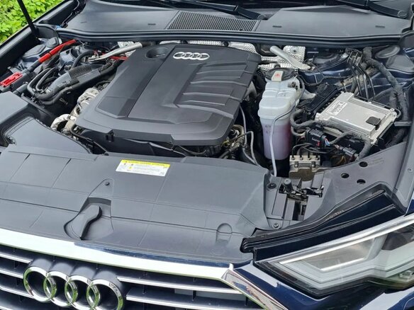 2019 Audi A6 40 TDI V (C8), синий, 4350000 рублей - вид 14