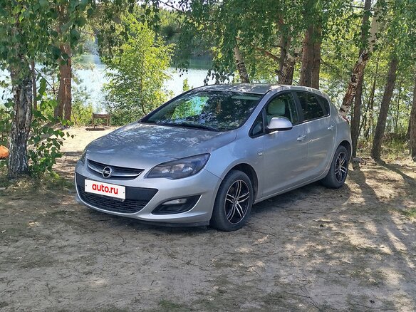 2013 Opel Astra J Рестайлинг, серебристый, 620000 рублей