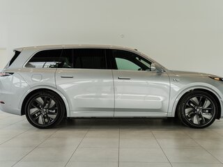 2025 Li Auto (Lixiang) L9 52.3 kWh I Рестайлинг, серый, 8990000 рублей, вид 4