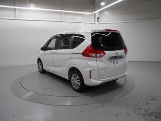 2023 Honda Freed II Рестайлинг, белый, 1410000 рублей, вид 5