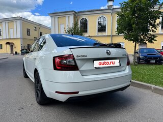 2019 Skoda Octavia III (A7) Рестайлинг, белый, 1950000 рублей, вид 5