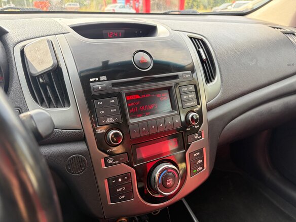 2011 Kia Cerato Koup II, чёрный, 840000 рублей - вид 22