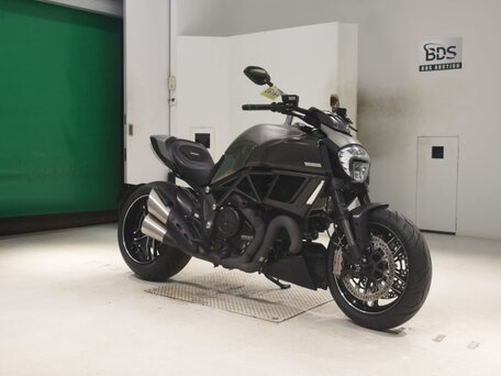 2015 Ducati Diavel, золотистый, 985000 рублей, вид 3